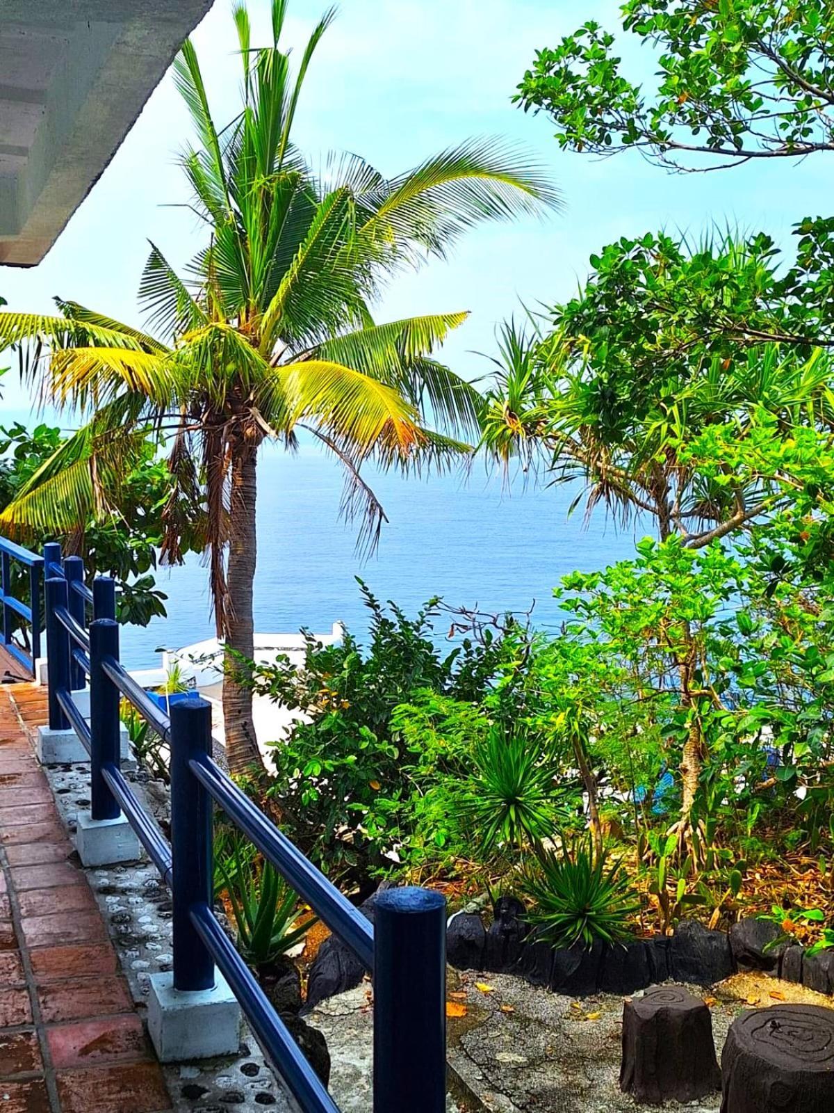 Utopia Island Resort Batangas Екстериор снимка